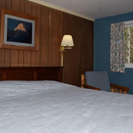 ホテルRedwood Cabins Stanley エクステリア 写真